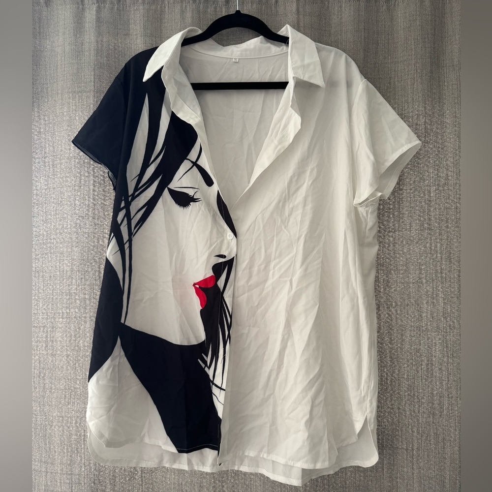 Stylish Black and White Sillhouette Women's Blouse